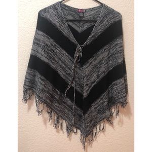 ✨ Poncho with tassels